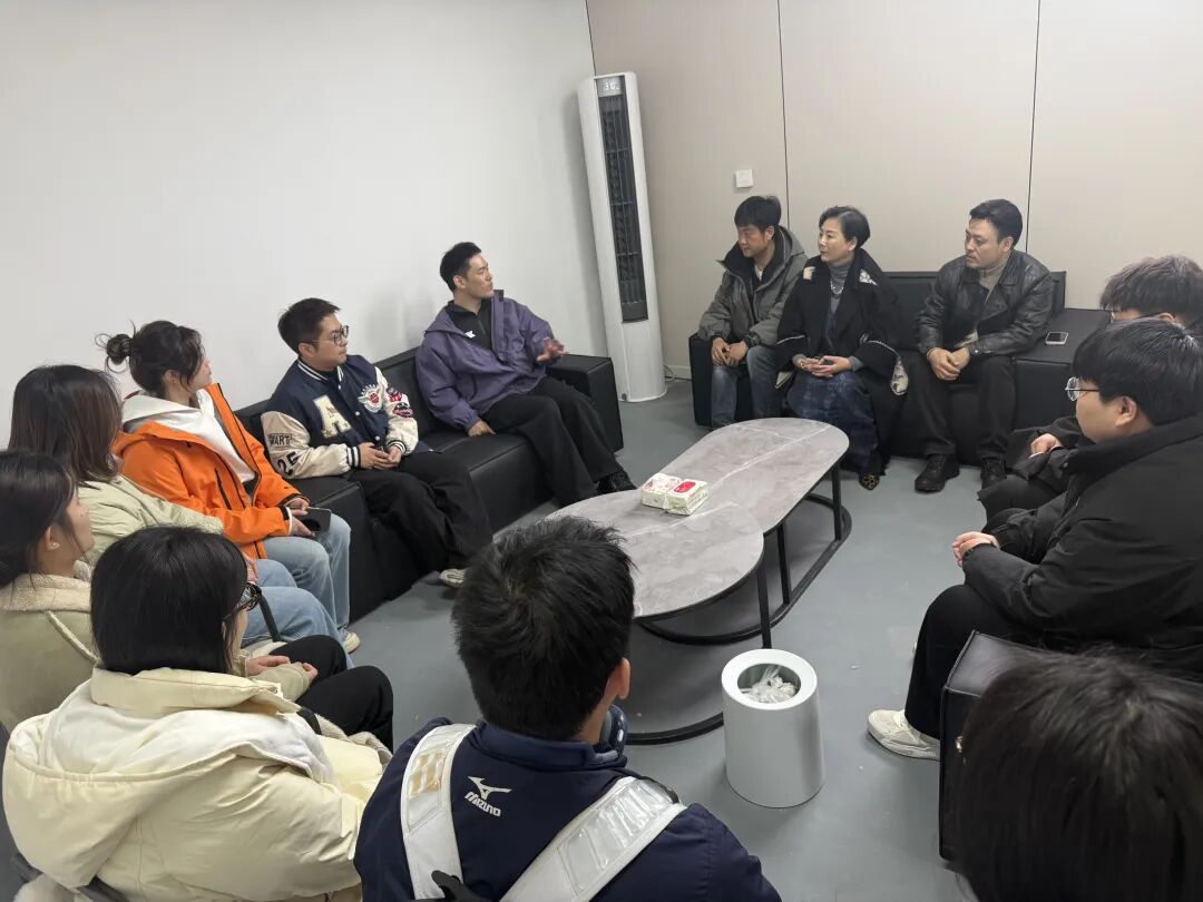 見證回響 從講臺(tái)到行業(yè)的最后一片靈感圖景——校友企業(yè)參訪札記